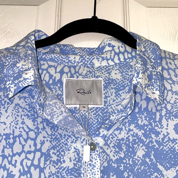 NWT RAILS Josephine Shirt in Aqua Mixed Animals - Picture 6 of 9